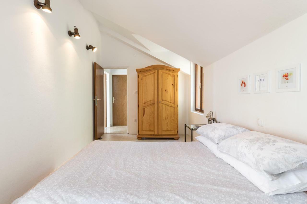 Ferienwohnung Palfeys Lokva Rogoznica Exterior foto